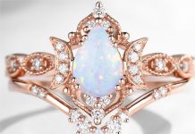 A Perfect Symbol of Love and Commitment: The Crescent Moon Engagement Ring