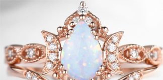 A Perfect Symbol of Love and Commitment: The Crescent Moon Engagement Ring